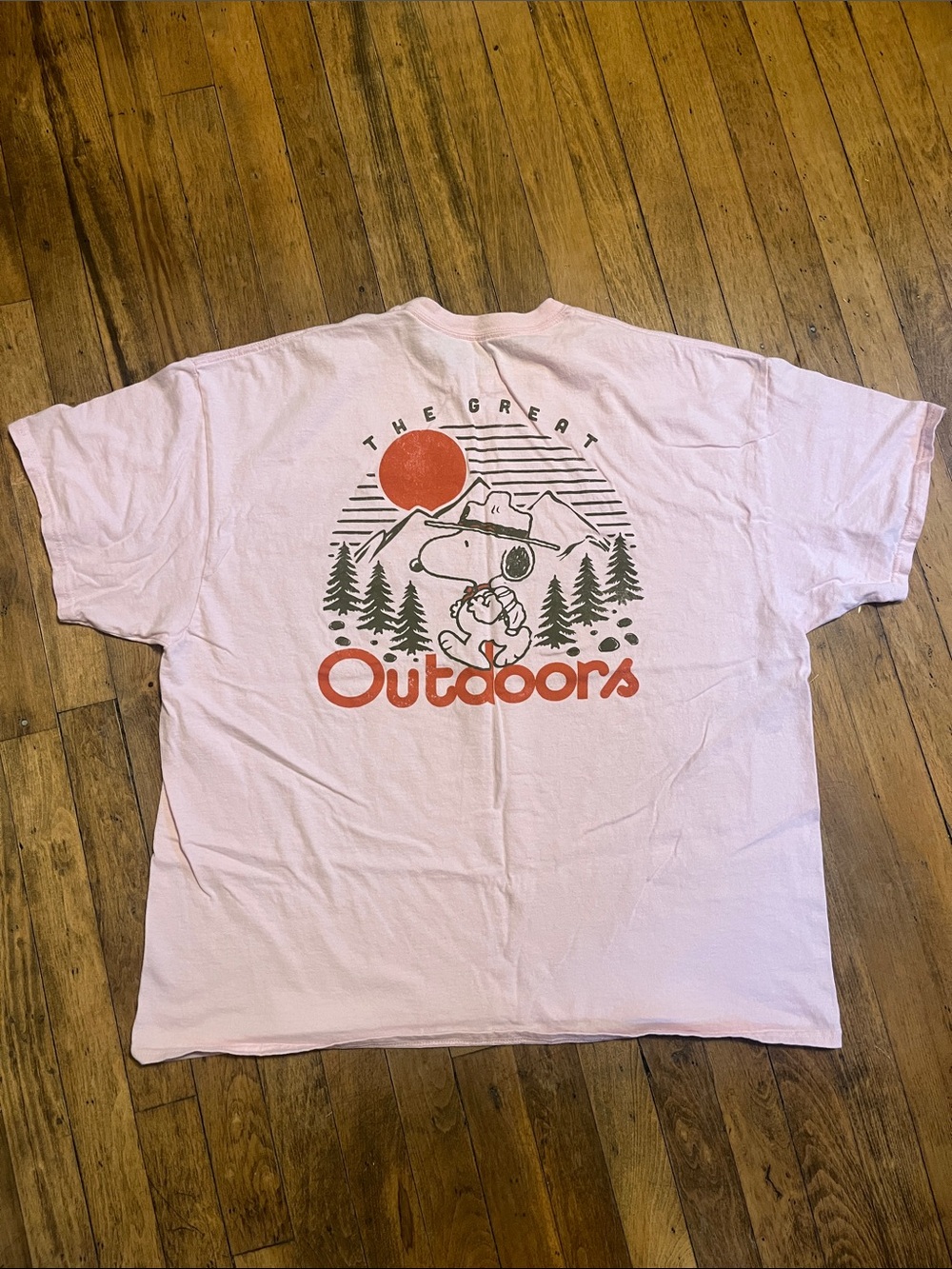 Peanuts Men's Light Pink 'Happy Camper' Graphic Tee - Picture 5 of 8